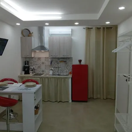 Capri House Apartament *
